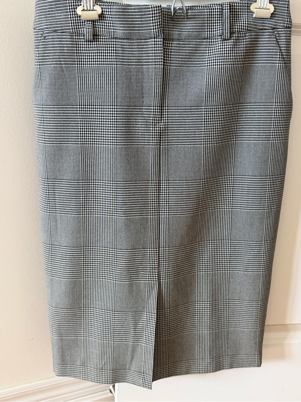 Melanie line Plaid Pencil Skirt in Black and White